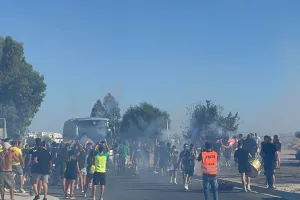 Χαμός στην άφιξη της ΑΕΚ! 