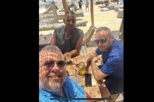 Θεόδωρος, Σίμος και Πάμπος!