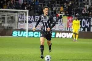 Πρεμιέρα με... τριάρα και 90λεπτο
