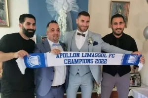 Γάμος, Απόλλων και Μακάμπι!