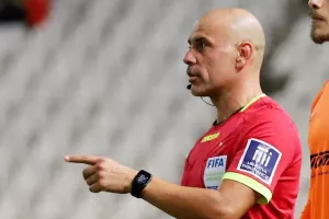 "Μόνο οι δειλοί και οι ανίκανοι εγκαταλείπουν"