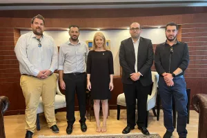 Με την Πρόεδρο της Βουλής συναντήθηκε αντιπροσωπεία της ΕΑΚ