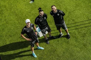 Χαμόγελα από τους Παφίτες
