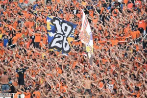 Ανάρτηση ΑΠΟΕΛ: "Υποκλινόμαστε στους 12,000 ΑΠΟΕΛίστες/Ποιος να συγκριθεί με αυτόν τον παλμό"