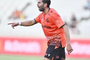 ΑΠΟΕΛ - ΑΕΚ: Τέσσερα γκολ, δοκιμές και τώρα Ευρώπη! (φώτος)