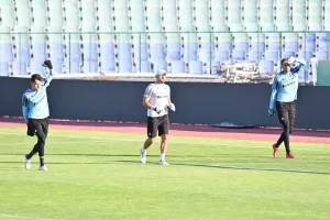Ο Γιώργος φόρεσε τα γάντια και... προπόνησε τους "δικούς" του! (φώτος)