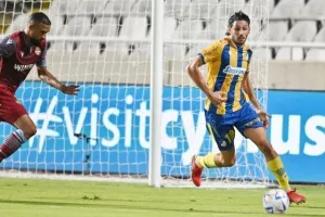 ΑΠΟΕΛ - Μπότεφ: Ήταν (πολύ) καλύτερο, πέρασε με Τσεμπάκ-Εφραίμ! (φώτος)