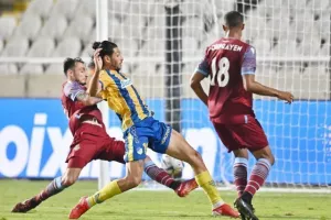 ΑΠΟΕΛ - Μπότεφ: Ήταν (πολύ) καλύτερο, πέρασε με Τσεμπάκ-Εφραίμ! (φώτος)