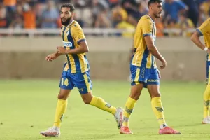 ΑΠΟΕΛ - Μπότεφ: Ήταν (πολύ) καλύτερο, πέρασε με Τσεμπάκ-Εφραίμ! (φώτος)