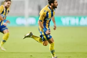 ΑΠΟΕΛ - Μπότεφ: Ήταν (πολύ) καλύτερο, πέρασε με Τσεμπάκ-Εφραίμ! (φώτος)