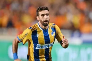 ΑΠΟΕΛ - Μπότεφ: Ήταν (πολύ) καλύτερο, πέρασε με Τσεμπάκ-Εφραίμ! (φώτος)