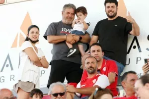 Παρουσίαση με νέα πρόσωπα, κόσμο, ενθουσιασμό! (βίντεο/φώτος)