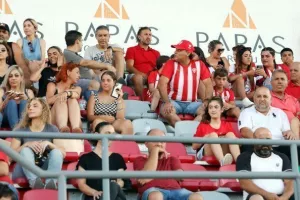 Παρουσίαση με νέα πρόσωπα, κόσμο, ενθουσιασμό! (βίντεο/φώτος)