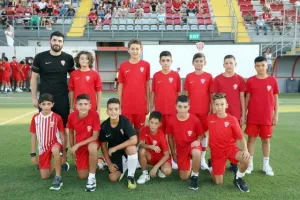 Παρουσίαση με νέα πρόσωπα, κόσμο, ενθουσιασμό! (βίντεο/φώτος)