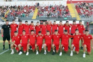 Παρουσίαση με νέα πρόσωπα, κόσμο, ενθουσιασμό! (βίντεο/φώτος)