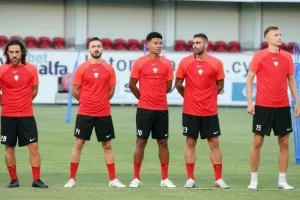 Παρουσίαση με νέα πρόσωπα, κόσμο, ενθουσιασμό! (βίντεο/φώτος)