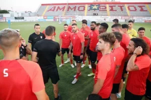 Παρουσίαση με νέα πρόσωπα, κόσμο, ενθουσιασμό! (βίντεο/φώτος)