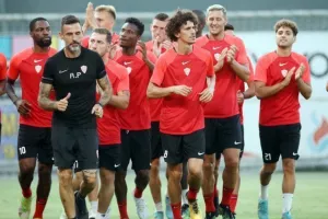 Παρουσίαση με νέα πρόσωπα, κόσμο, ενθουσιασμό! (βίντεο/φώτος)