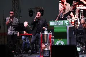 Με το Κύπελλο... στην πίστα!