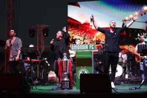 Με το Κύπελλο... στην πίστα!