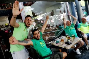 (ΒΙΝΤΕΟ/ΦΩΤΟΣ) Ανεβαίνουν τα ντεσιμπέλ στη Δανία/"ΑΕΚ παίξε γερά..."