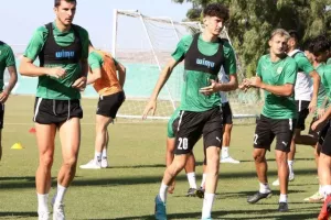 Περισσότερες φωτογραφίες από την τελευταία της ΑΕΚ 