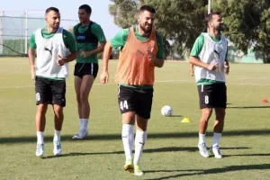 Περισσότερες φωτογραφίες από την τελευταία της ΑΕΚ 