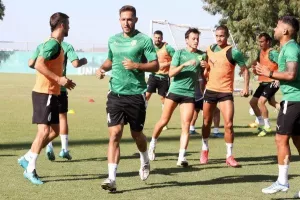 Περισσότερες φωτογραφίες από την τελευταία της ΑΕΚ 