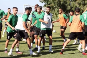 Περισσότερες φωτογραφίες από την τελευταία της ΑΕΚ 