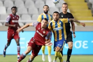 ΑΠΟΕΛ - Μπότεφ: Ήταν (πολύ) καλύτερο, πέρασε με Τσεμπάκ-Εφραίμ! (φώτος)