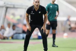 ΑΠΟΕΛ - Μπότεφ: Ήταν (πολύ) καλύτερο, πέρασε με Τσεμπάκ-Εφραίμ! (φώτος)