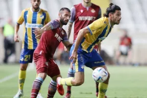 ΑΠΟΕΛ - Μπότεφ: Ήταν (πολύ) καλύτερο, πέρασε με Τσεμπάκ-Εφραίμ! (φώτος)