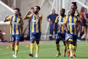 ΑΠΟΕΛ - Μπότεφ: Ήταν (πολύ) καλύτερο, πέρασε με Τσεμπάκ-Εφραίμ! (φώτος)