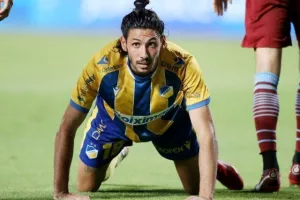ΑΠΟΕΛ - Μπότεφ: Ήταν (πολύ) καλύτερο, πέρασε με Τσεμπάκ-Εφραίμ! (φώτος)