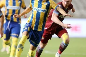 ΑΠΟΕΛ - Μπότεφ: Ήταν (πολύ) καλύτερο, πέρασε με Τσεμπάκ-Εφραίμ! (φώτος)