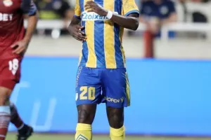 ΑΠΟΕΛ - Μπότεφ: Ήταν (πολύ) καλύτερο, πέρασε με Τσεμπάκ-Εφραίμ! (φώτος)