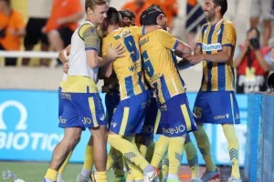 ΑΠΟΕΛ - Μπότεφ: Ήταν (πολύ) καλύτερο, πέρασε με Τσεμπάκ-Εφραίμ! (φώτος)
