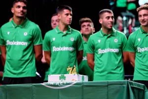 Λέζιακς/ Έσβησε κεράκια για τα 74χρονα της Ομόνοιας! (Φώτος)