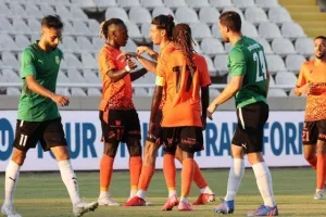 ΑΠΟΕΛ - ΑΕΚ: Τέσσερα γκολ, δοκιμές και τώρα Ευρώπη! (φώτος)