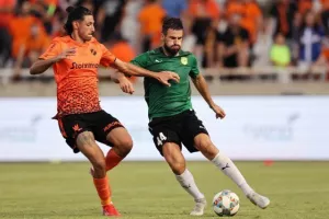 ΑΠΟΕΛ - ΑΕΚ: Τέσσερα γκολ, δοκιμές και τώρα Ευρώπη! (φώτος)