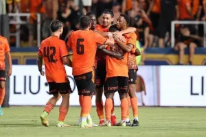 ΑΠΟΕΛ - ΑΕΚ: Τέσσερα γκολ, δοκιμές και τώρα Ευρώπη! (φώτος)