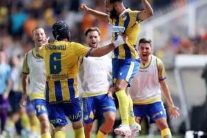 ΑΠΟΕΛ - Μπότεφ: Ήταν (πολύ) καλύτερο, πέρασε με Τσεμπάκ-Εφραίμ! (φώτος)