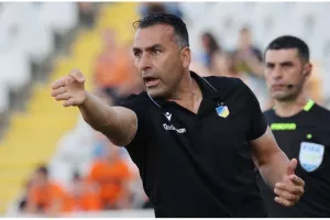 Η... τριπλή αναφορά του κόουτς!