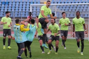 Ιστορική πρεμιέρα... με Ομόνοια!