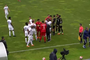 Αποβλήθηκε ο Μαντσίνι - Με... 11 ο Άρης!