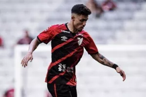 Αναλύουν... Davi Araújo: "Έχει την ένταση στο αίμα του/ Ενέργεια και φαντασία"