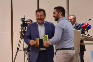 Θεόδωρος: «Το κλουβί ετοιμάζεται να μας υποδεχθεί»