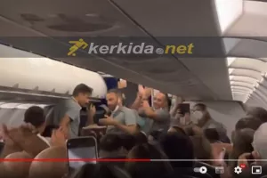 Γενέθλια και τούρτα... εντός αεροπλάνου! (Βίντεο kerkida)