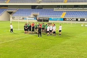 Προπόνηση... στην "Bakcell Arena" (Φώτος/Βίντεο)