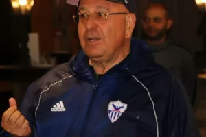Βραδιά... χαλάρωσης με Πουλλαΐδη/ Barbeque, μπιλιάρδο και άλλα! (Φώτος)